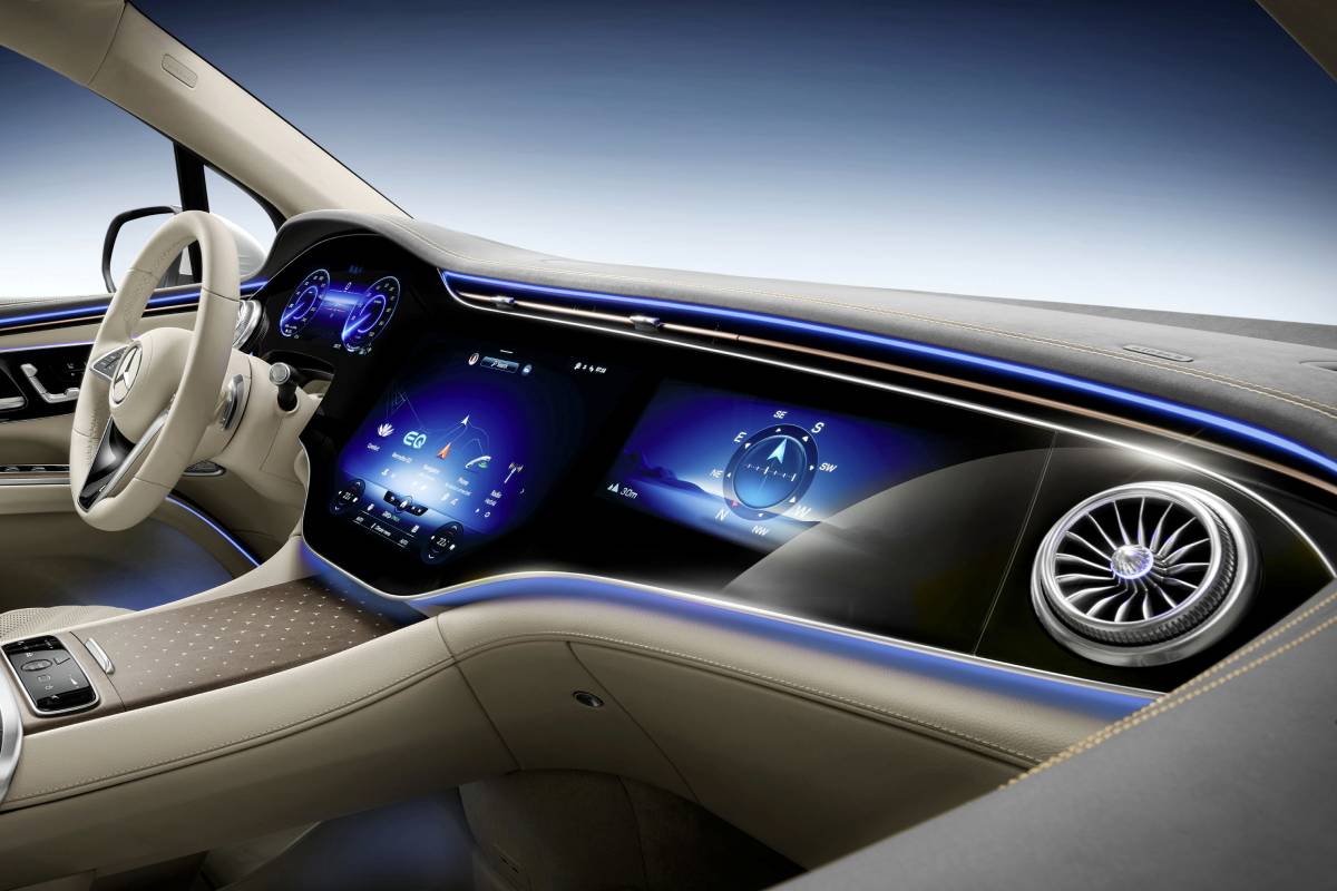 مرسيدس اي كيو اس اس يو في