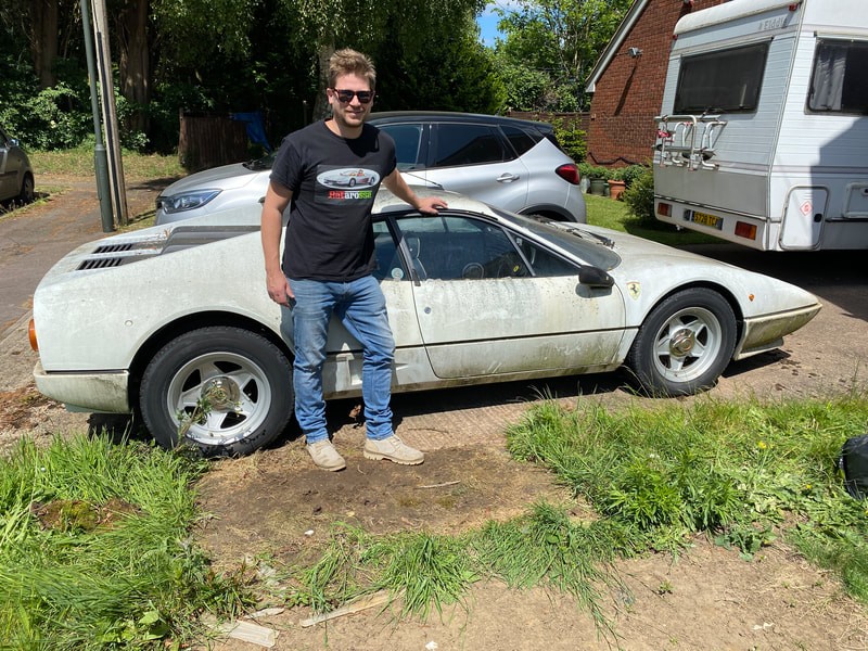 انقاذ فيراري مهجورة خارجي