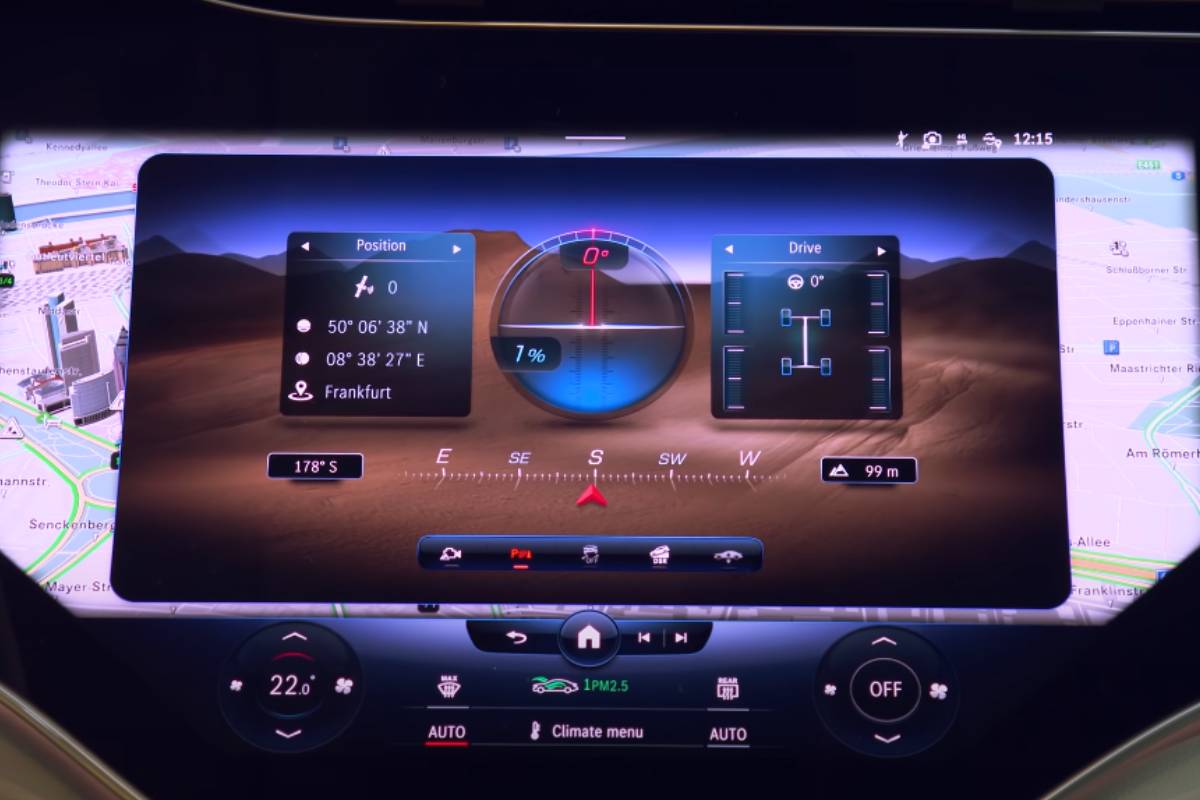 مرسيدس اي كيو اس اس يو في