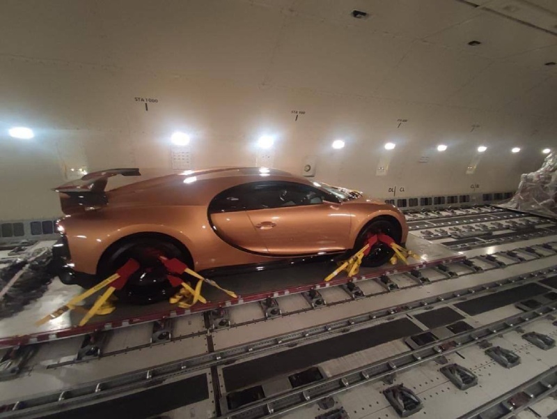 بوجاتي شيرون اندرو تيت خارجي