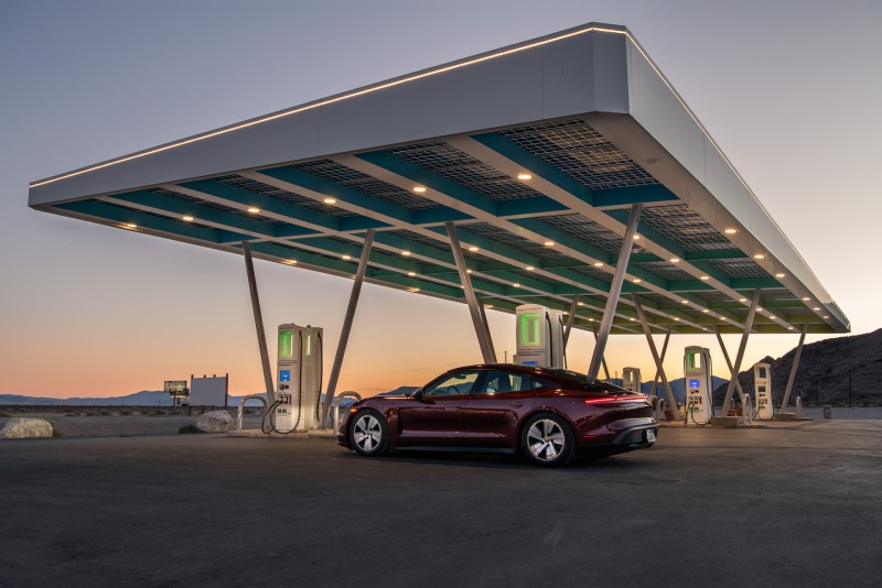 بورشه رقم قياسي 