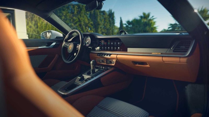 بورشه سبورت كلاسيك داخلي