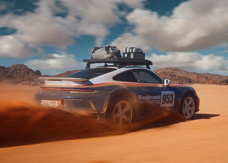بورشه 911 داكار اداء