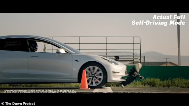 تسلا قيادة ذاتية خارجي