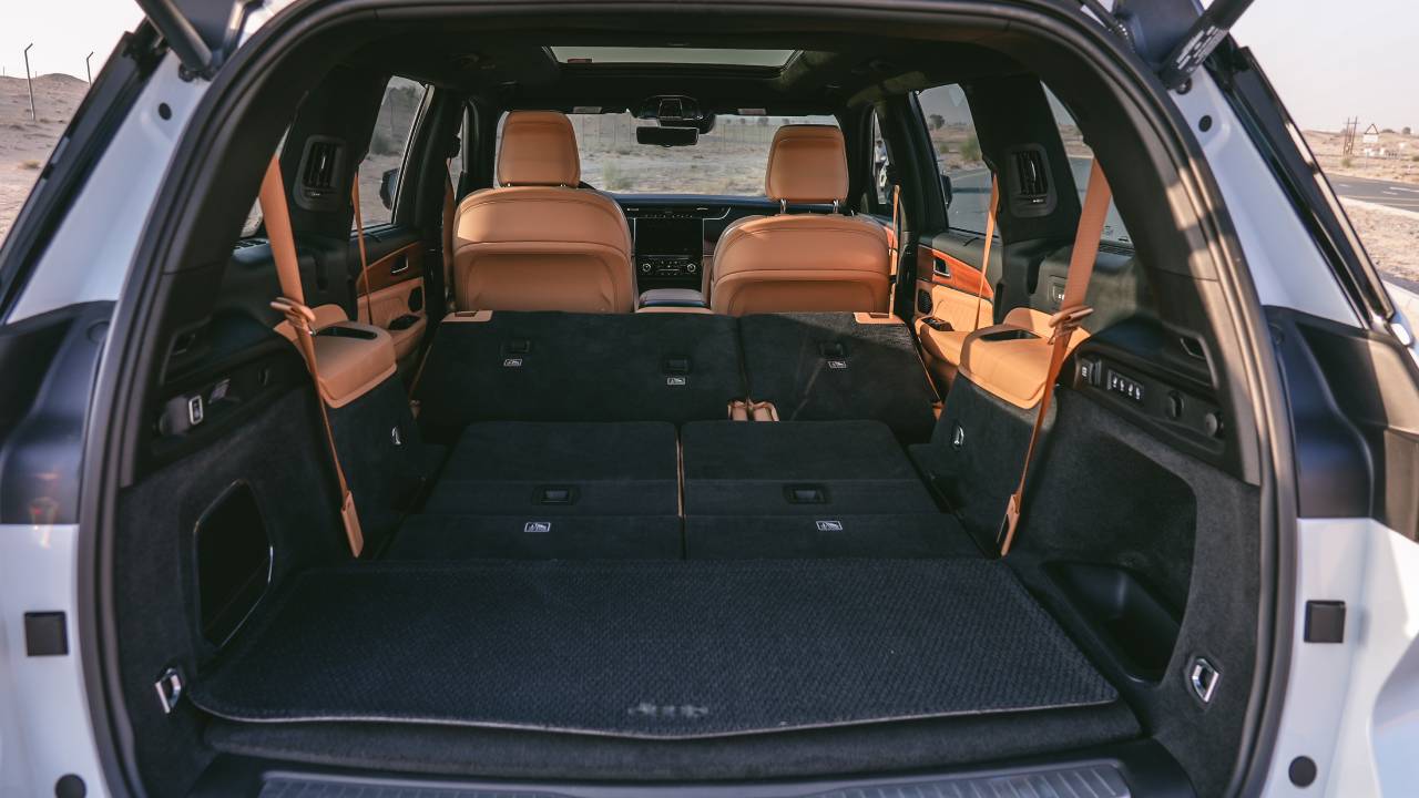 جراند شيروكي ال مساحة تخزينية