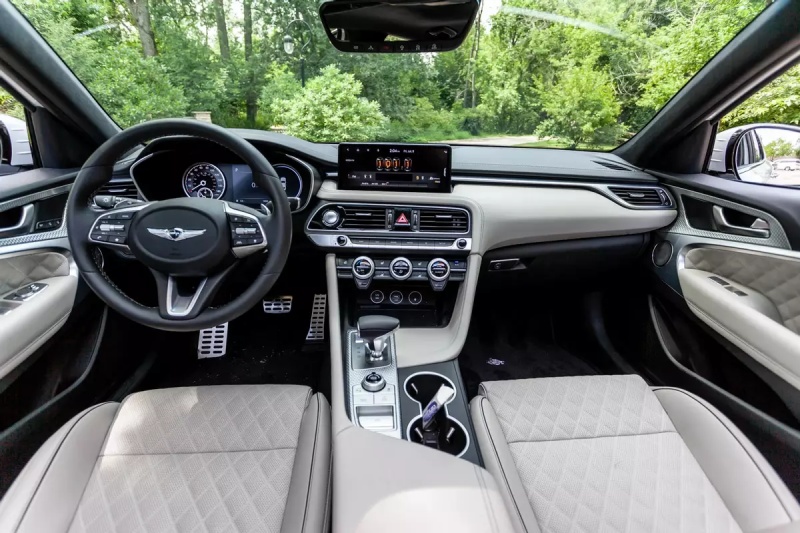 جينيسيس جي 70 داخلي