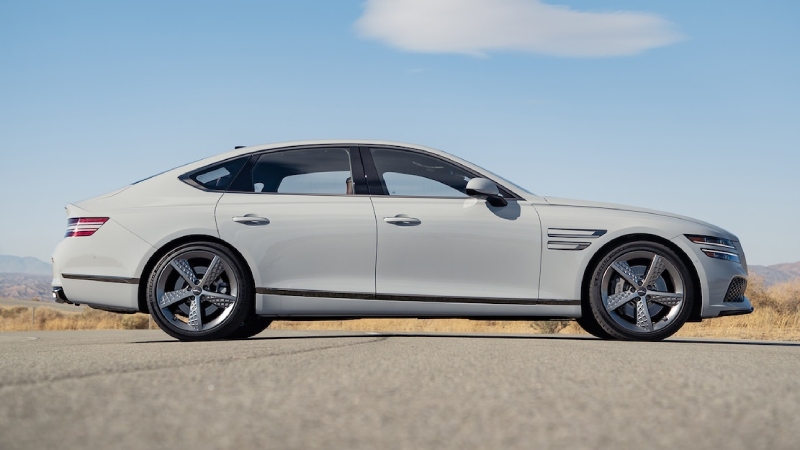 جينيسيس جي 80 خارجي