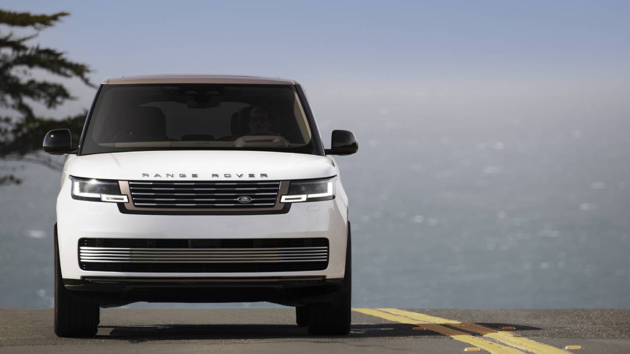 رنج روفر 2023 الواجهة الامامية