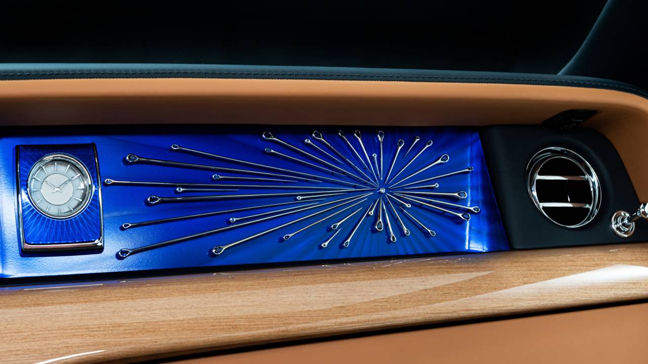 رولز رويس استروم من الداخل كونسول