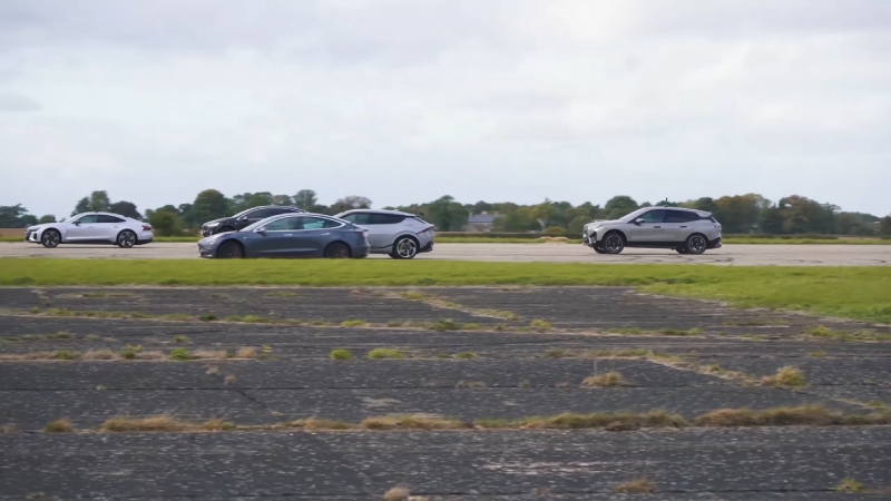 سباق دراق سيارات كهربائئية خارجي