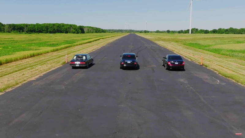 سباق سيارات فاخرة خارجي