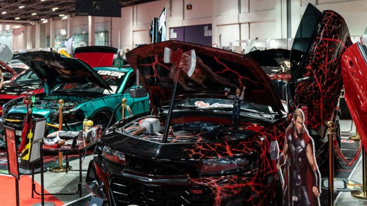 سيارات معدلة غريبة في كاستم شو