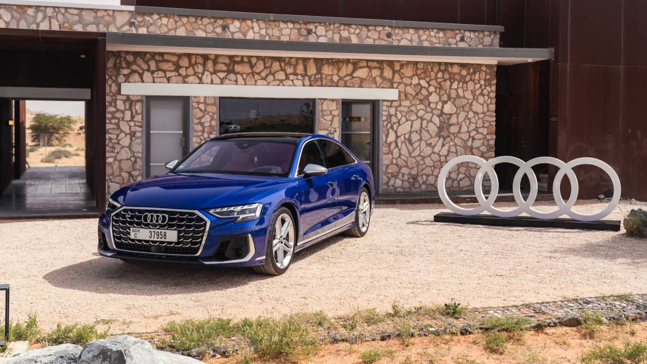 سيارة أودي A8