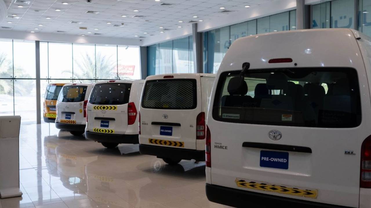 صالة عرض الفطيم سيارات تجارية خفيفة