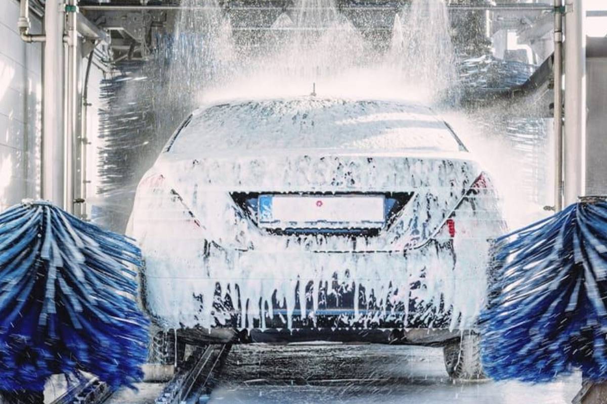 مكينة غسيل السيارات