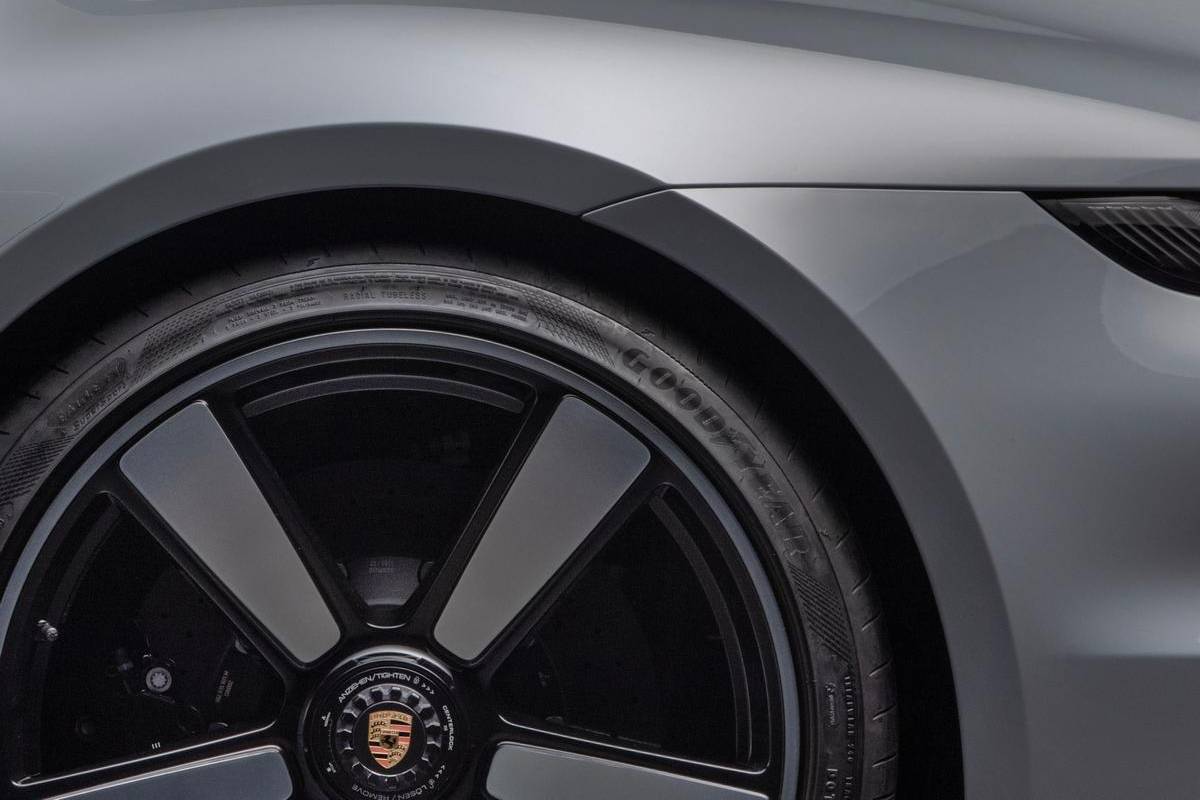 بورشه سبورت كلاسيك 2023