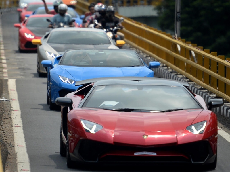 لامبورجيني قوانين مال 