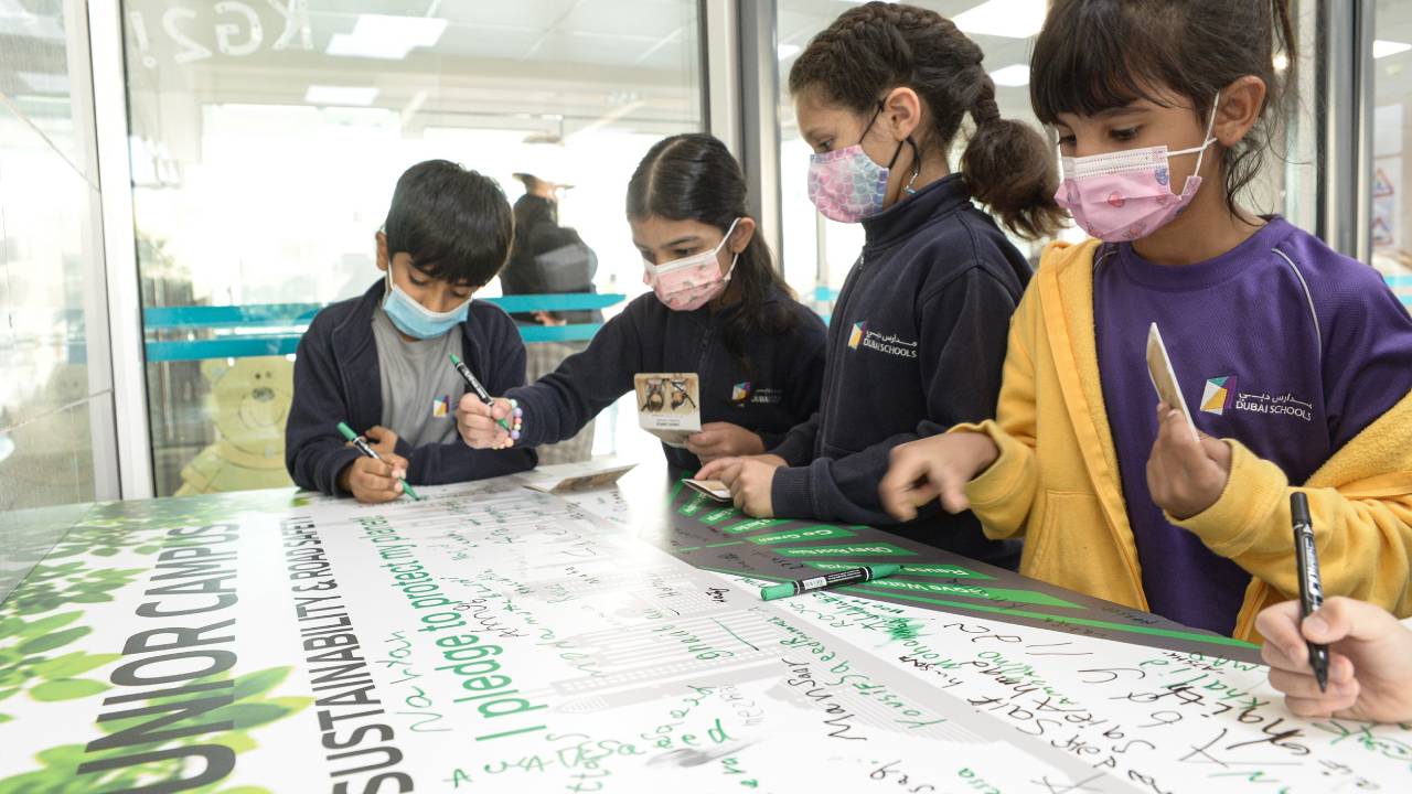 مبادى الاستدامة للاطفال في الامارات