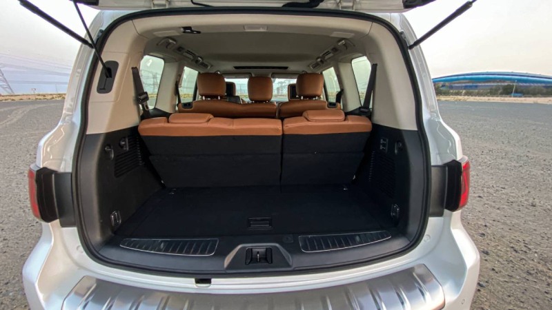 مراجعة انفينيتي كيو اكس 80 مساحة