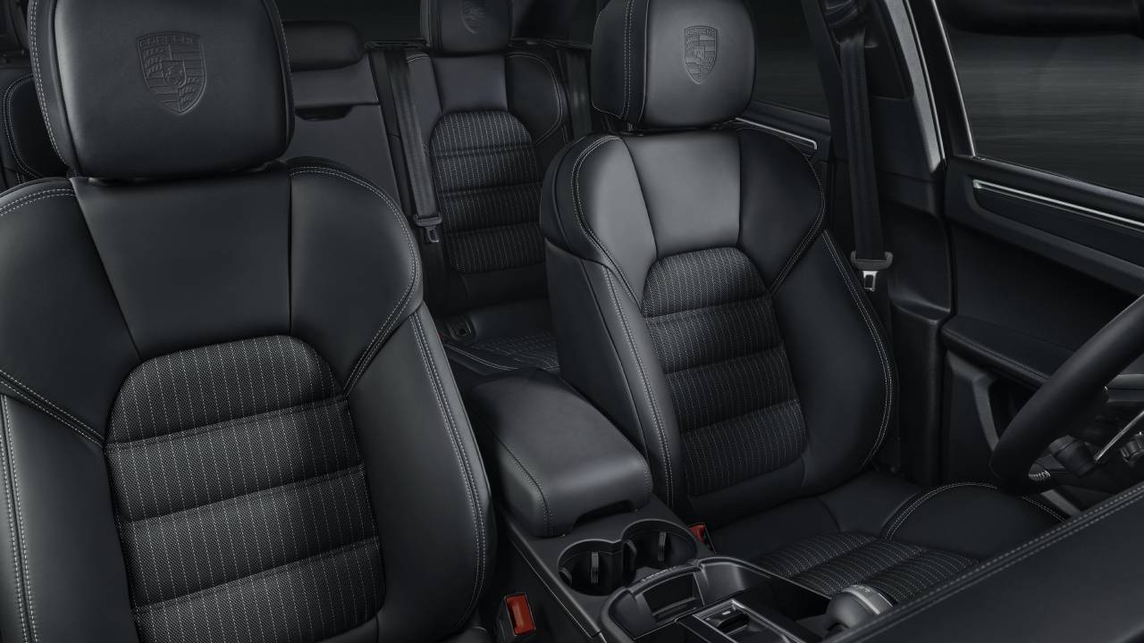 مقاعد بورشه ماكان تي