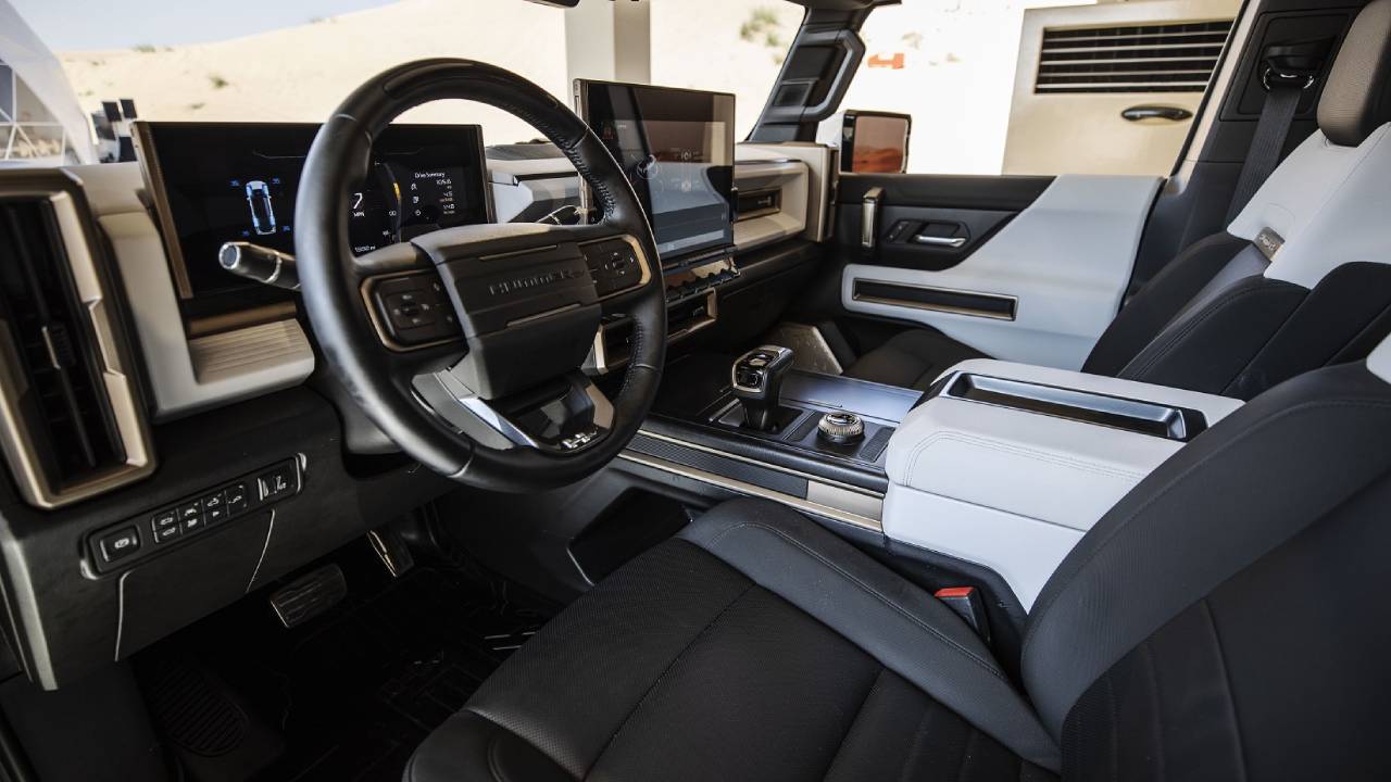 مقصورة جمس AT4