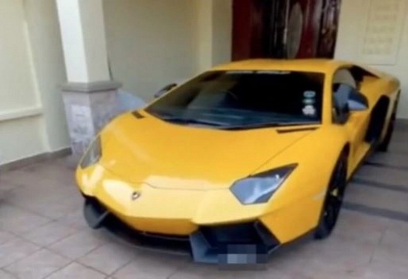 مليونير بيتكوين لامبورجيني 