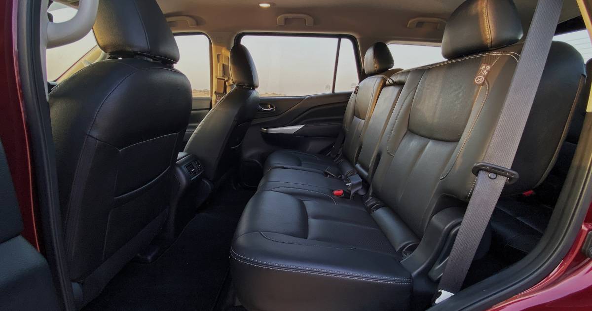 نيسان اكس تيرا ثلاثة صفوف من المقاعد