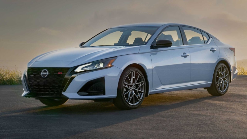 نيسان التيما خارجي