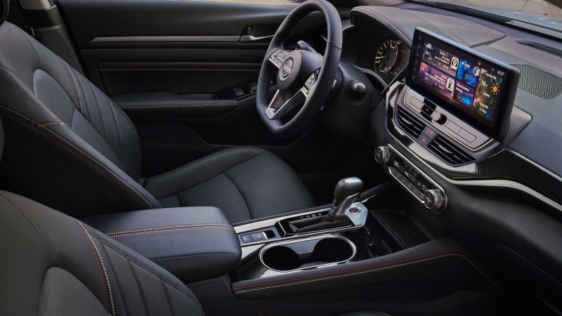 نيسان االتيما داخلي 