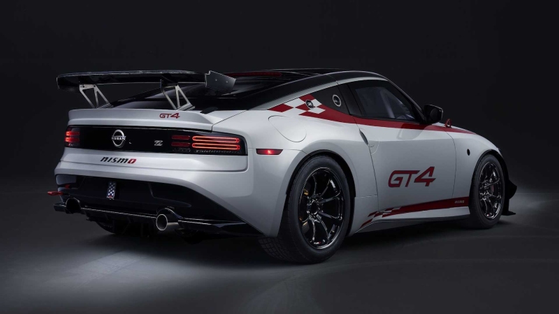 نيسان زي سباق