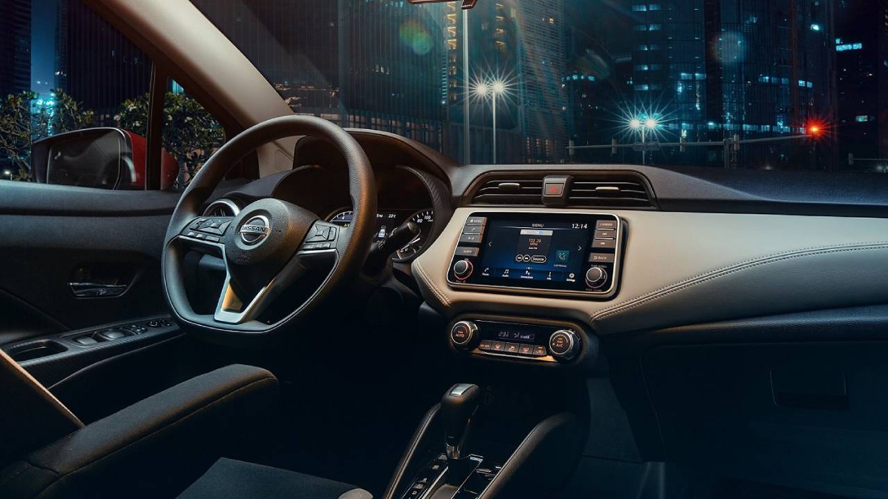 نيسان صني 2022 من الداخل