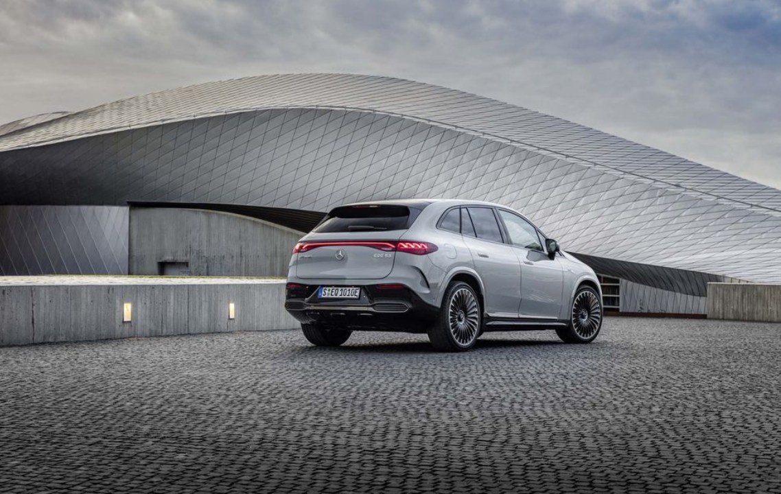 مرسيدس اي كيو اي اس يو في