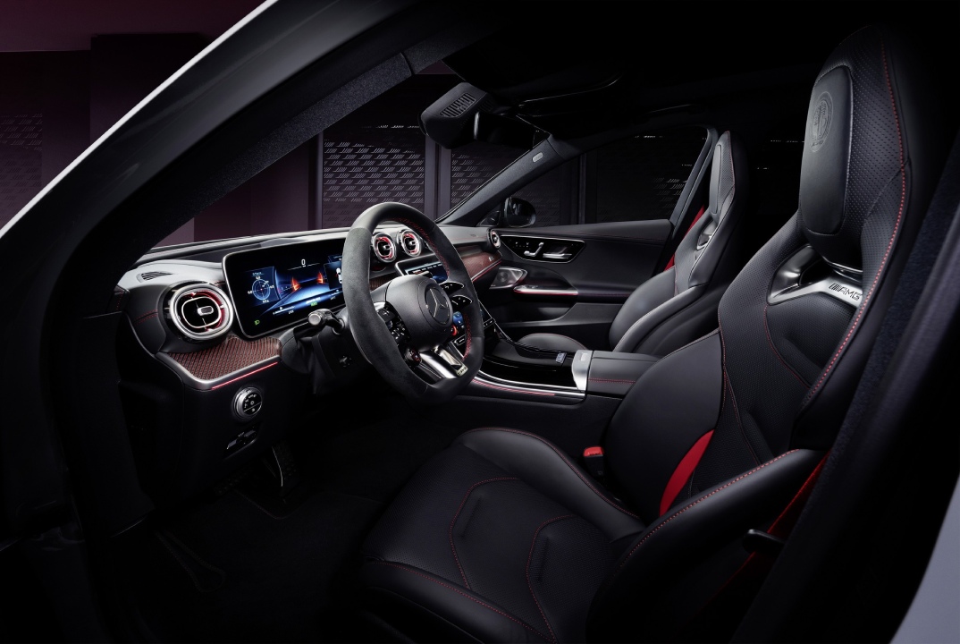 مرسيدس ايه ام جي سي 63 اس اي بيرفورمانس