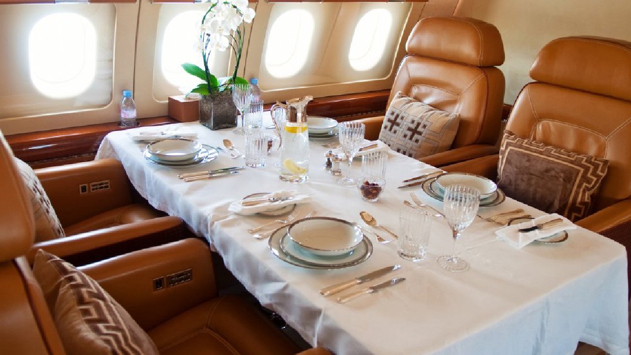 من داخل طائرة الوليد بن طلال