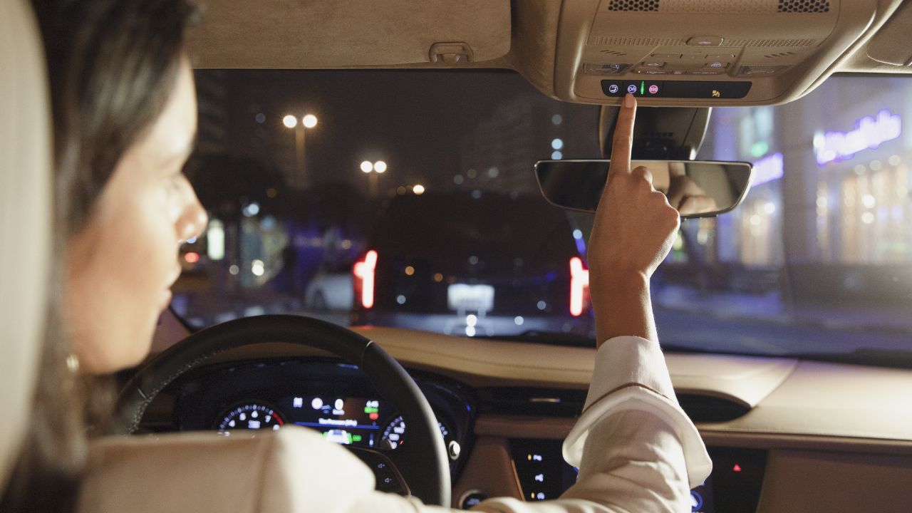 ميزات تحكم عن بعد في اونستار