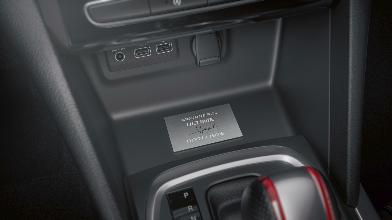 رينو ميجان ار اس التيماي 2023 (3)