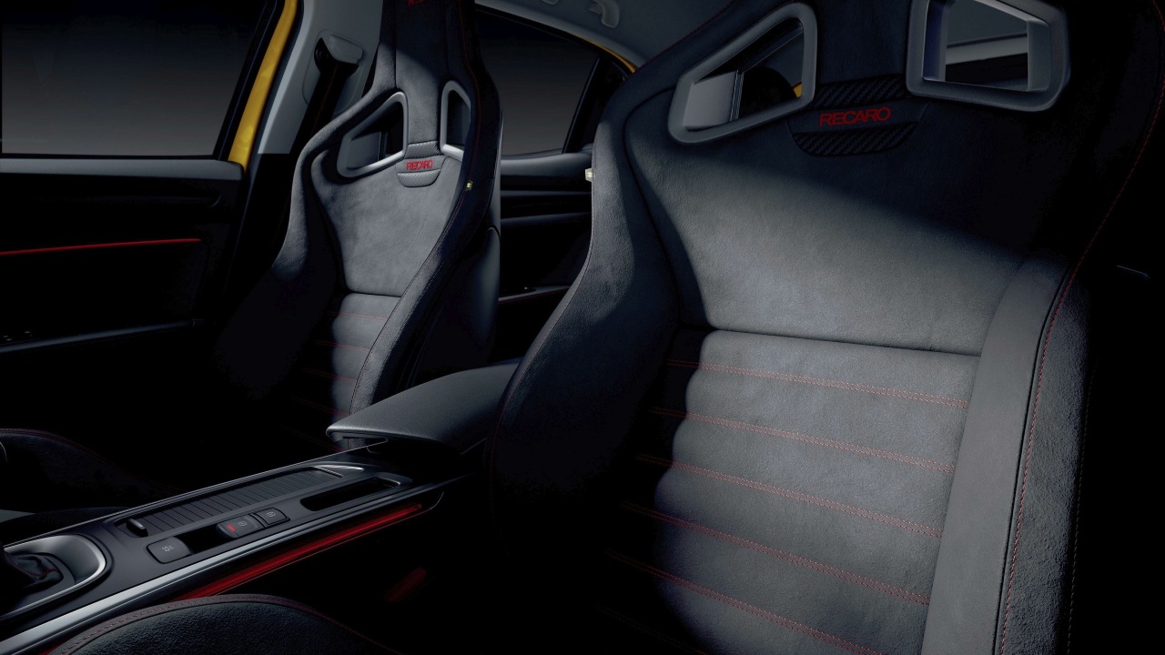 رينو ميجان ار اس التيماي 2023 (4)