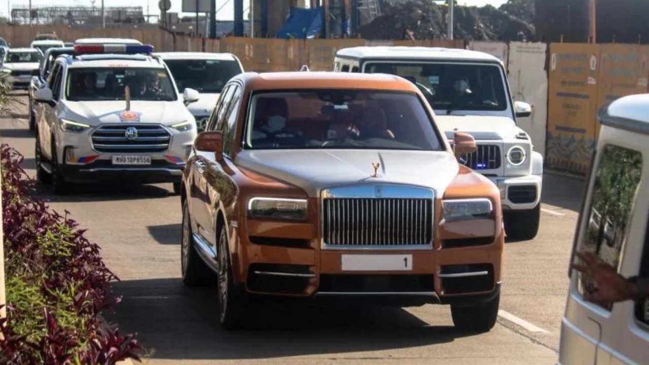 سيارات حراسة موكيش امباني.jpg