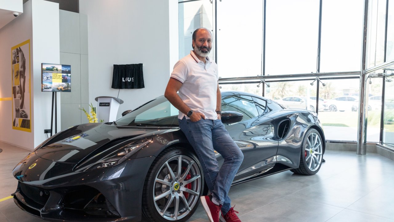 أمام لوتس اميرا