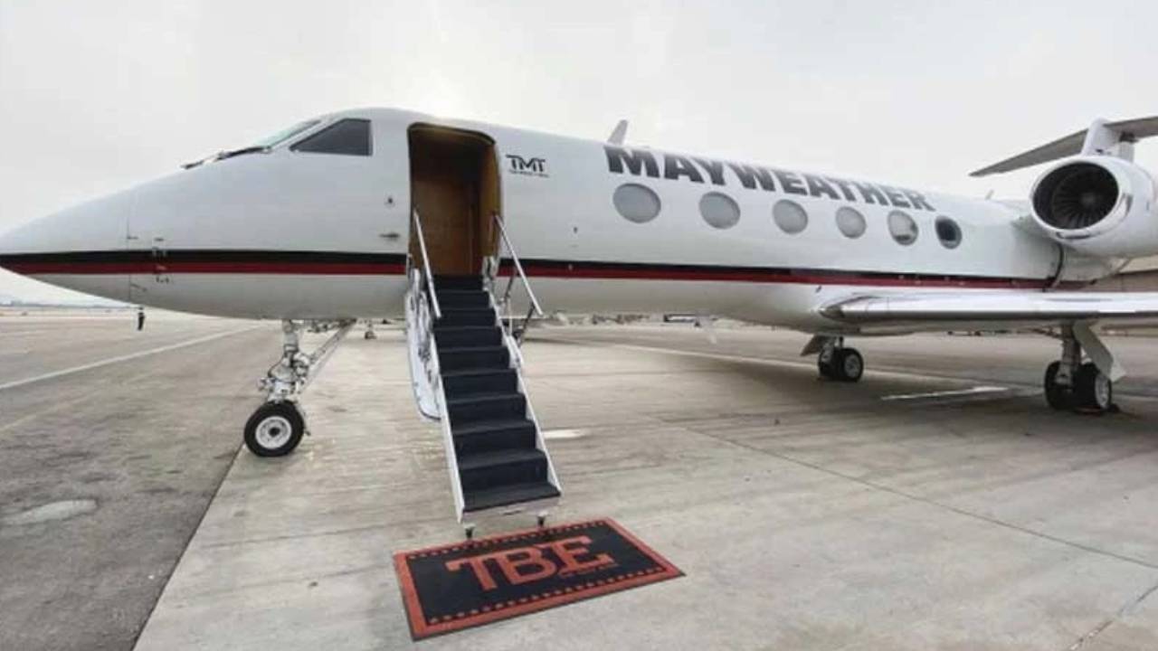 طائرة فلويد مايويذر