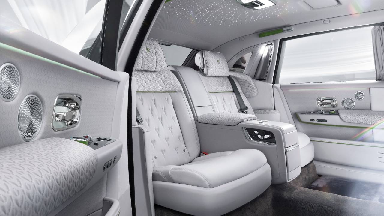 فانتوم بلاتينو من الداخل