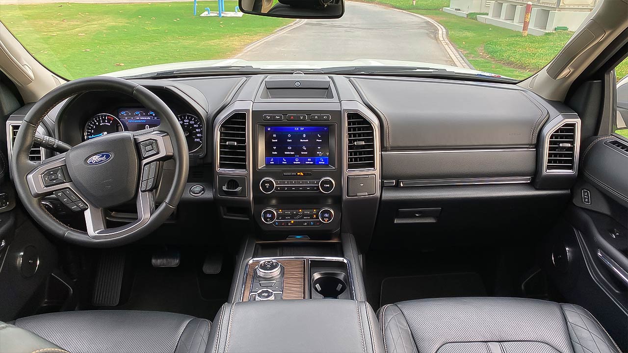 فورد اكسبيديشن 2022 مقصورة أمامية