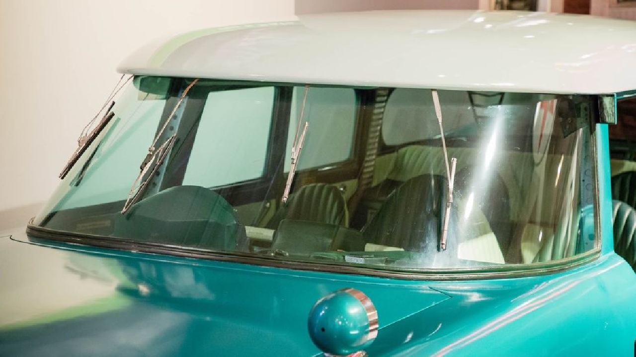 الزجاج الأمامي كورنيل ليبرتي