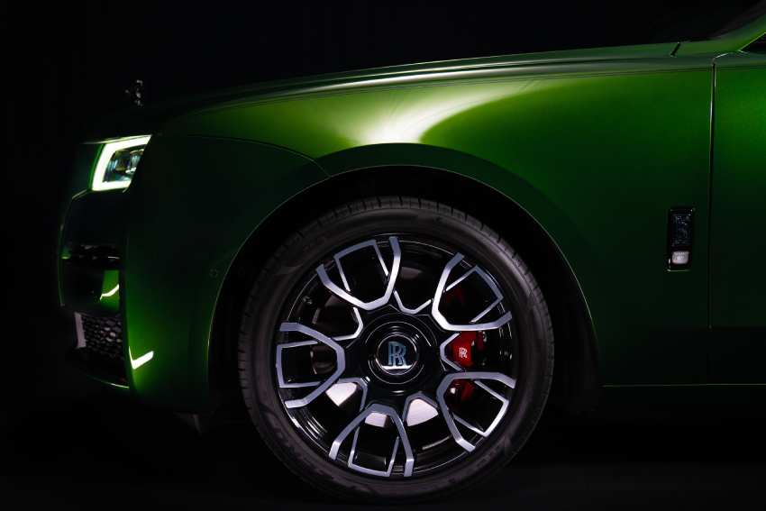 رولز رويس لون ملفت 