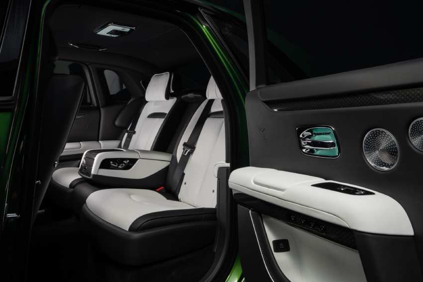 رولس رويس من الداخل 