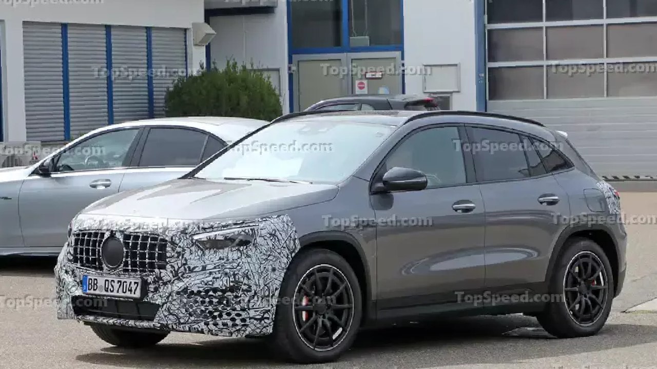 Mercedes GLA AMG 45 Spy shot