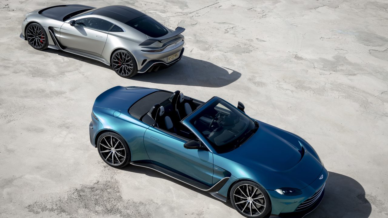 استون مارتن فانتاج رودستر من الخارج