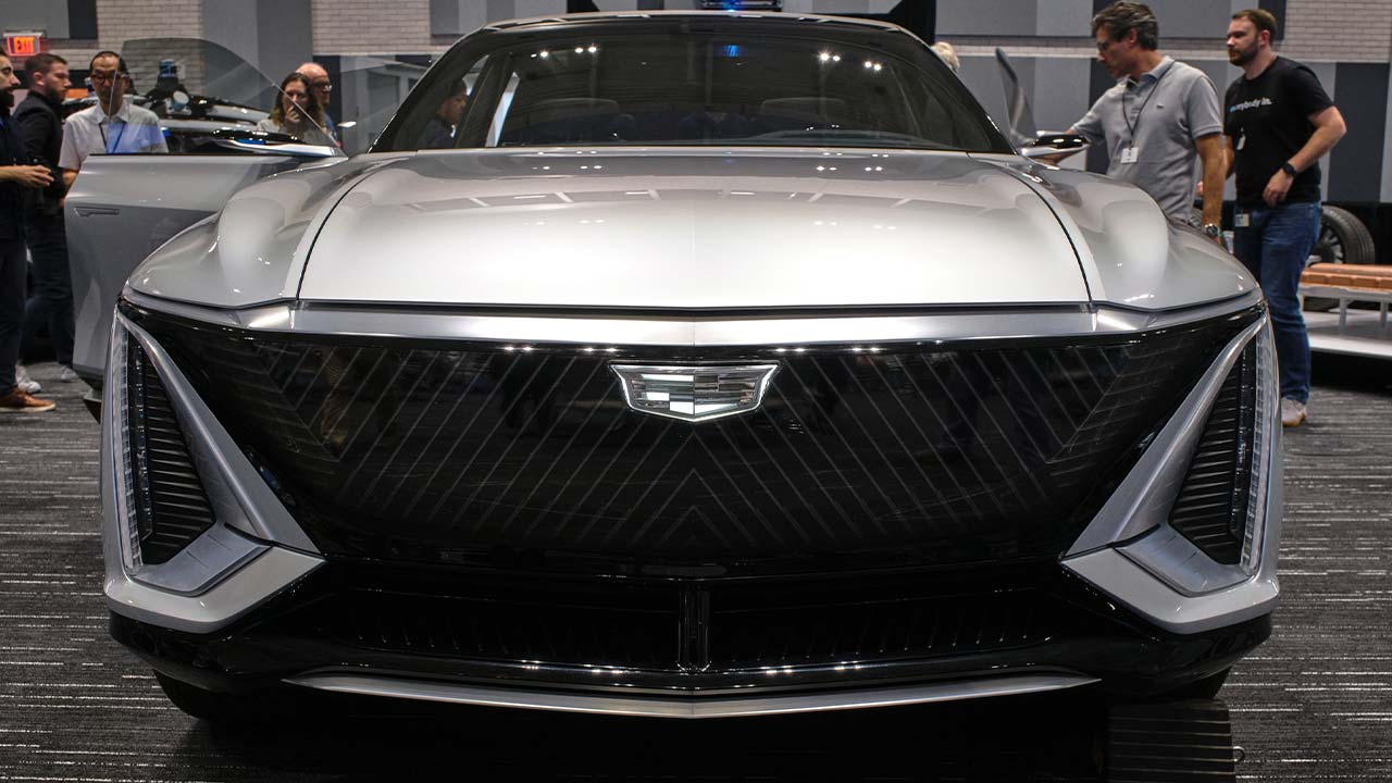 تجربة سيارات كاديلاك (4)