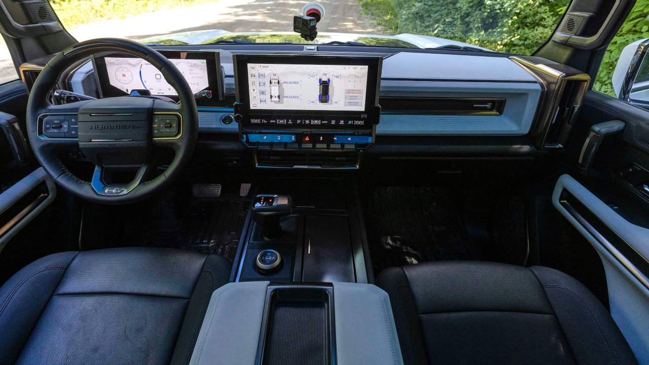 همر الكهربائي من الداخل