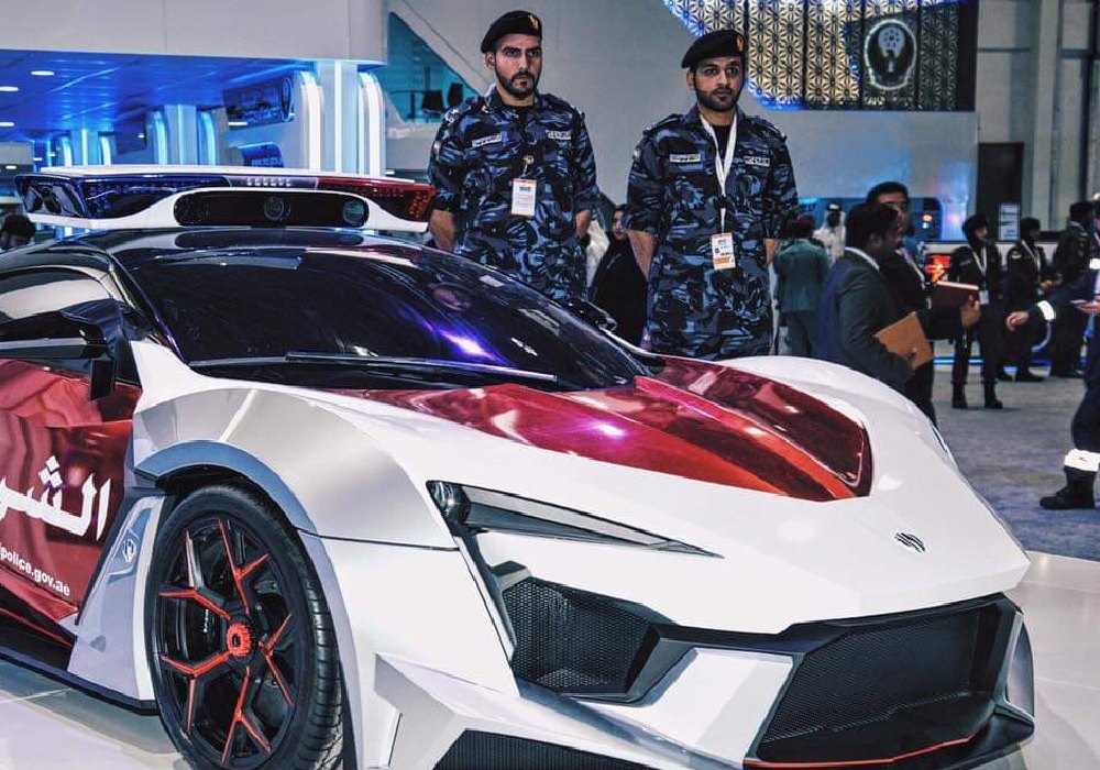 شرطة أبو ظبي فينير سوبر سبورت